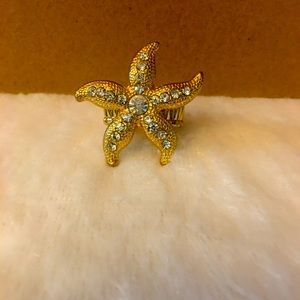 Golden starfish stretch ring